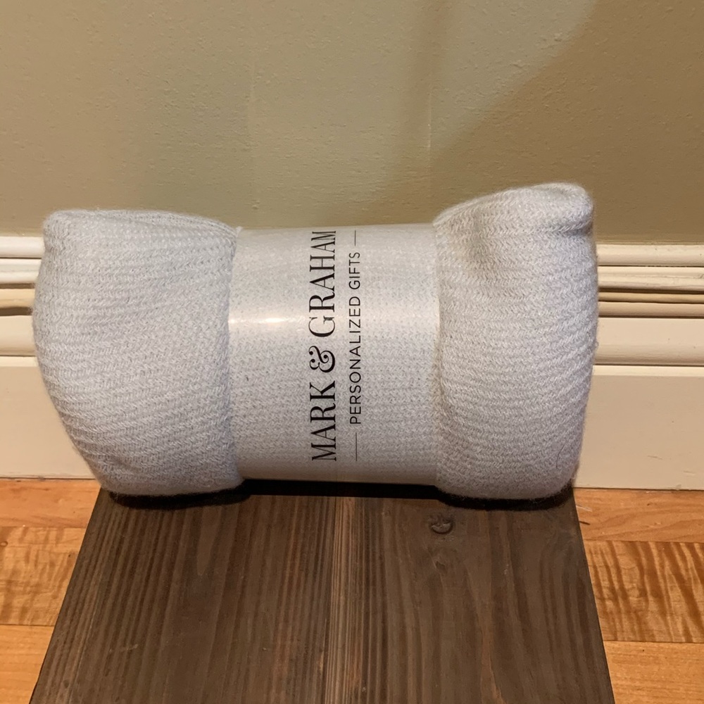 🛍 Marc and Graham throw blanket NEW